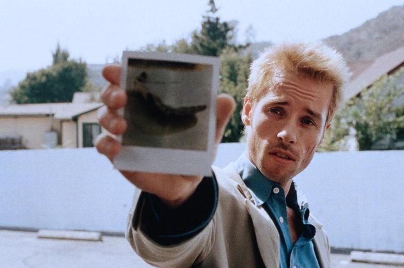 Guy Pearce in Memento.