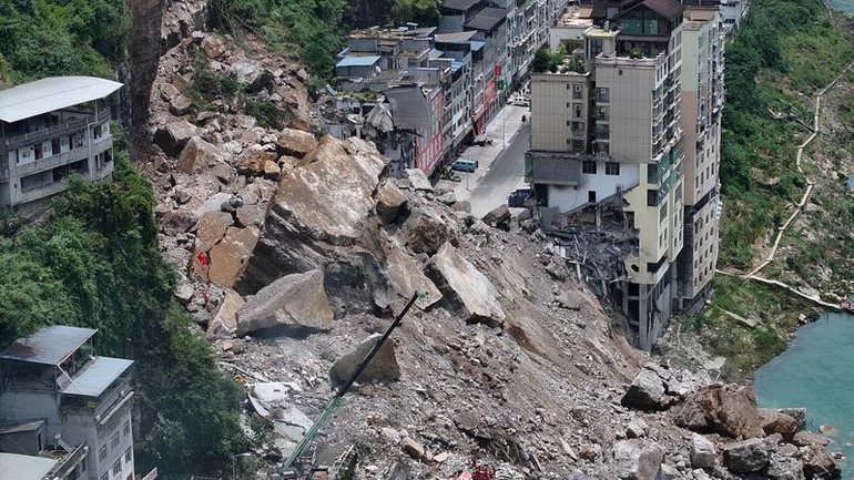 A mountain collapse occurred in the city of Chongqing, reportedly killing at least eight people.
