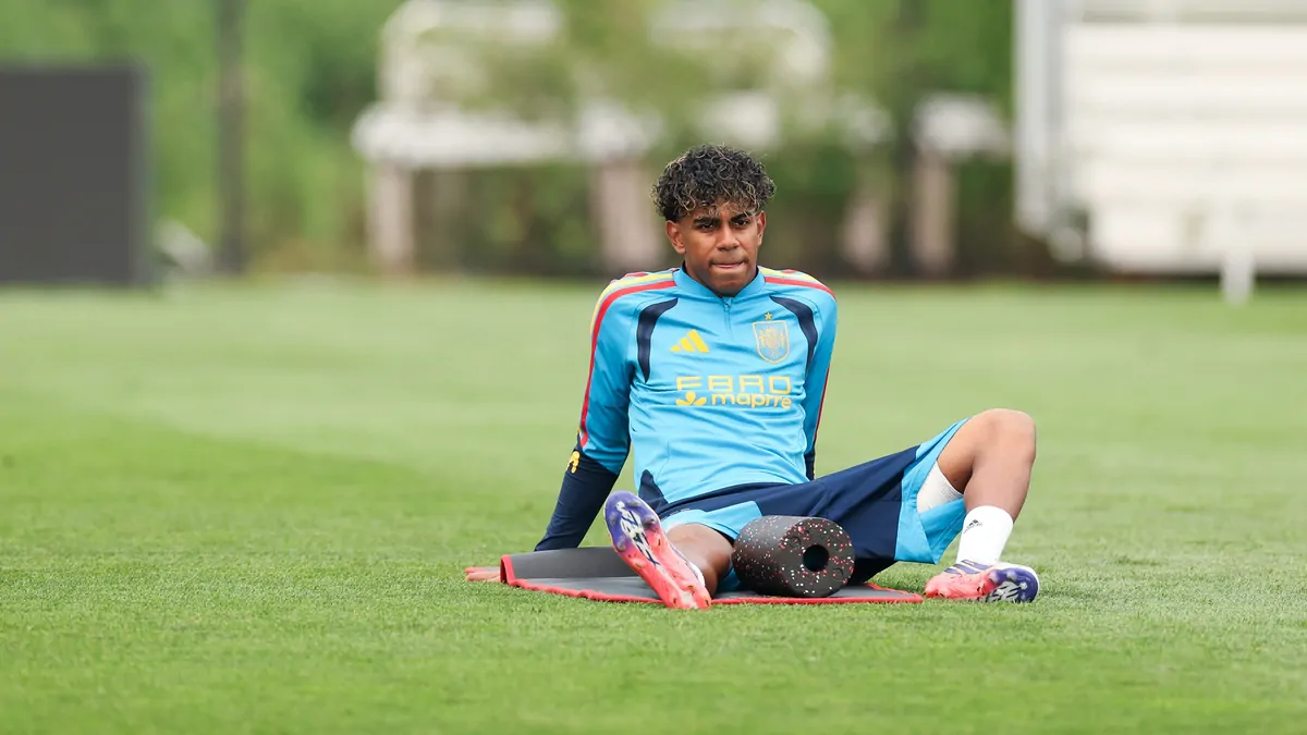 Spain coach Luis de la Fuente plays down Lamine Yamal injury concerns ahead of Lionel Messi duel Spain coach Luis de la Fuente plays down Lamine Yamal injury concerns ahead of Lionel Messi duel