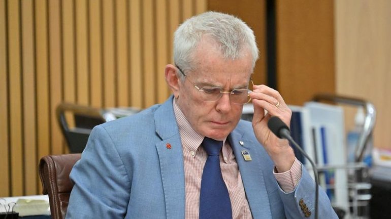 Prime Minister Anthony Albanese accuses Senator Malcolm Roberts of promoting conspiracy theories. 