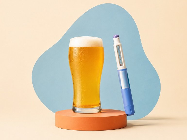 Weight loss drugs have been linked to a fall in the number of alcohol-dependent people being admitted to hospital.