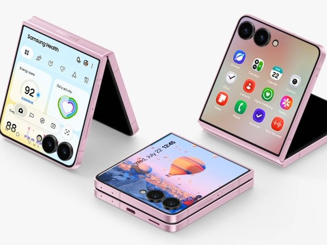 Samsung launched the first blow in the tech battle in London overnight, unveiling a larger line-up of smartphones with screens that flip and fold, including a new model designed to recruit more foldable fans.