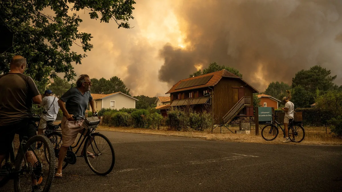 Deadly wildfires in Europe force thousands to flee tourist towns, historic villages amid heatwave conditions