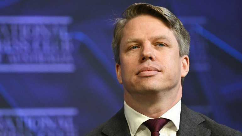ALP national secretary Paul Erickson’s sensible and practical assessment came as Liberal party figures continue to scrap publicly over how best to grapple with the surge in Pauline Hanson’s rival conservative movement.