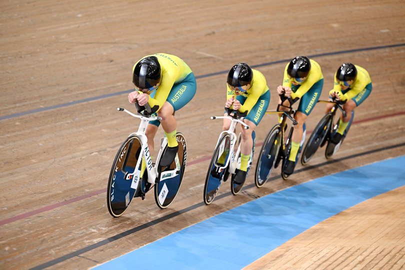 The squad broke the Commonwealth Games record. 