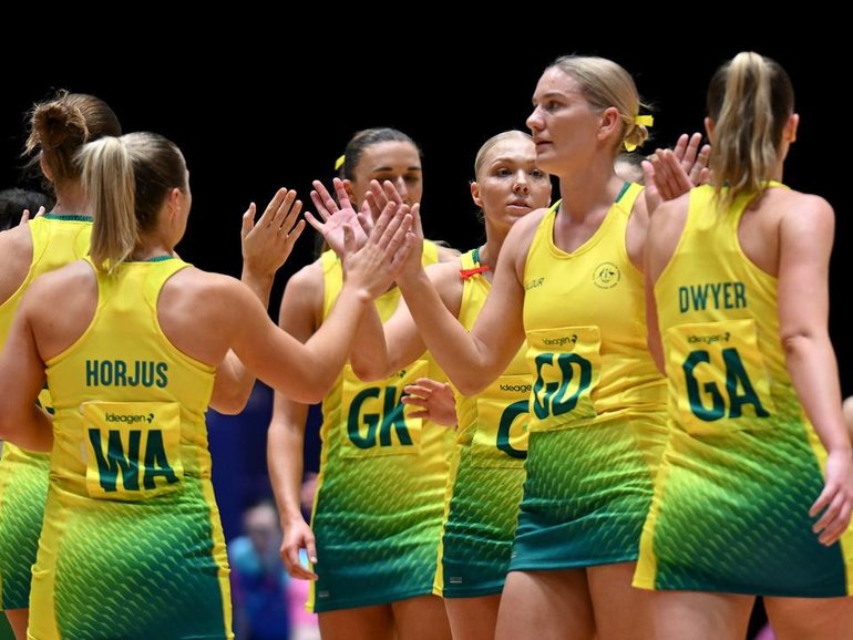 Australia's unbeaten Diamonds have won through to the last four at the Commonwealth Games. (Lukas Coch/AAP PHOTOS)