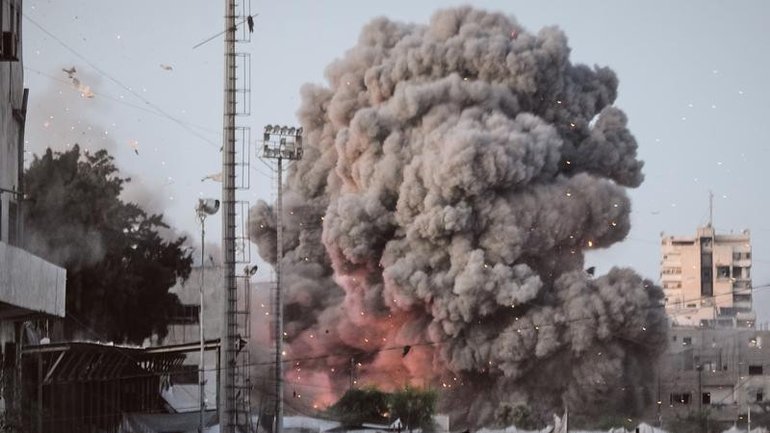 Hamas wants Israel to commit to ending attacks on the Gaza Strip and withdrawing its forces. 