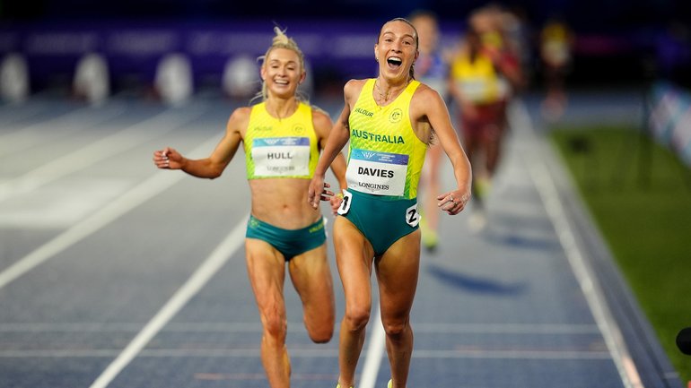 Rose Davies (front) of Australia crossing the finish line in first place ahead of Jessica Hull of Australia in second place in the Women's 5000m Final at Scotstoun Stadium during day seven of the 2026 Commonwealth Games in Glasgow. Picture date: Thursday July 30, 2026.. Photo credit should read: Martin Rickett/PA Wire. RESTRICTIONS: Use subject to restrictions. Editorial use only, no commercial use without prior consent from rights holder.