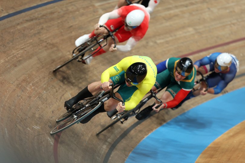 Leigh Hoffman fly in the keirin.