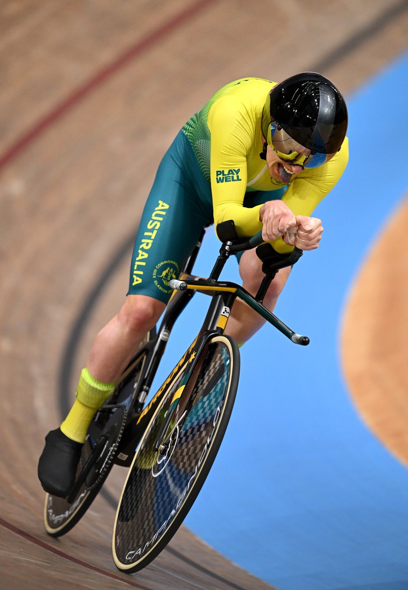 Gordon Allan wins silver.
