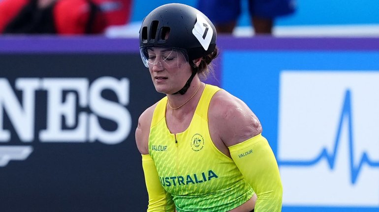 Eliza Ault-Connell has won bronze after a bizarre turn of events in Glasgow.