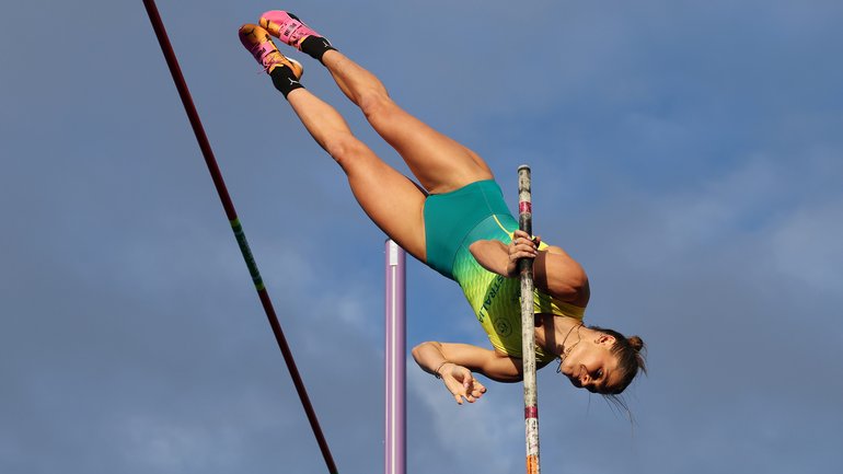 Nina Kennedy was forced to settle for silver in blsutery conditions. 