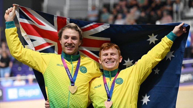Australia's Leigh Hoffman has banked a second gold of the week with victory in the men's sprint. (Dean Lewins/AAP PHOTOS)