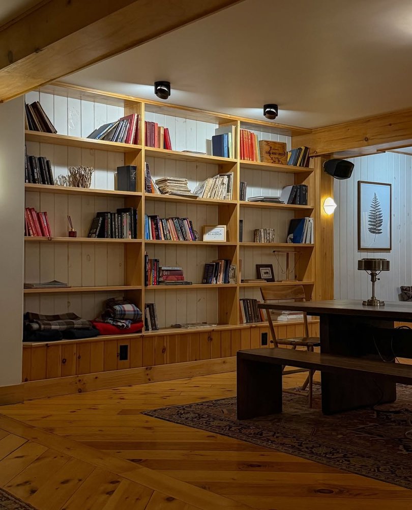 Resort book clubs, hotel libraries and a growing number of literary festivals are also offering readers new ways to indulge their interests