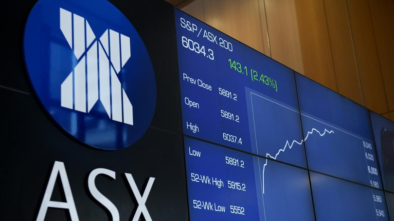 Australia's share market has briefly topped its intraday high, following on from a booming Wall St. (Dan Himbrechts/AAP PHOTOS)