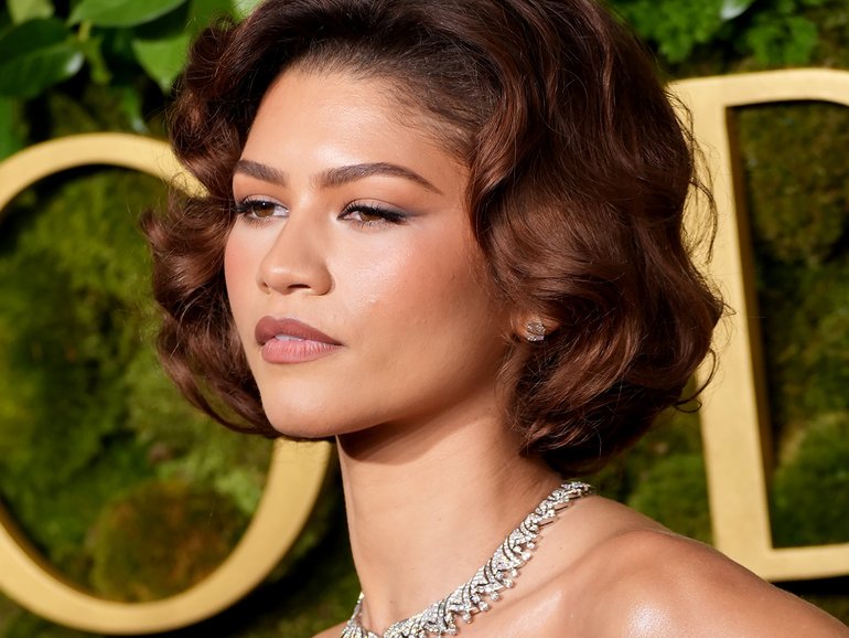 East-West settings offer a fresh take on classic shapes; see Zendaya for reference.
