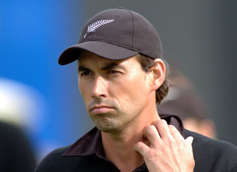 New Zealand captain Stephen Fleming leaves the field after another defeat by the Australians in the fourth one day international cricket match at the Basin Reserve in Wellington, New Zealand, Tuesday, March 1, 2005. Australia won by seven wickets. (AP Photo/Fotopress, Ross Setford) ** NEW ZEALAND OUT **