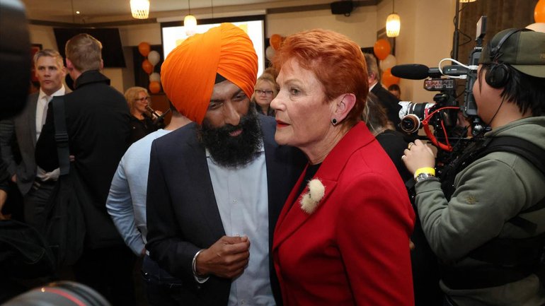 Pauline Hanson is calling for a clamp down on student migrants, family visa holders and overstayers. (David Crosling/AAP PHOTOS)