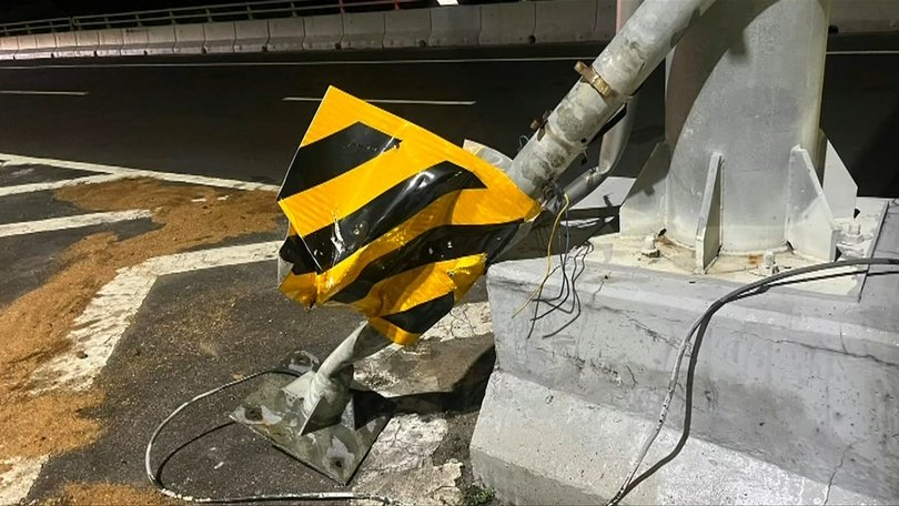 The Toyota Rush crashed into a concrete barrier and a lamp pole on Saturday evening in Bali.