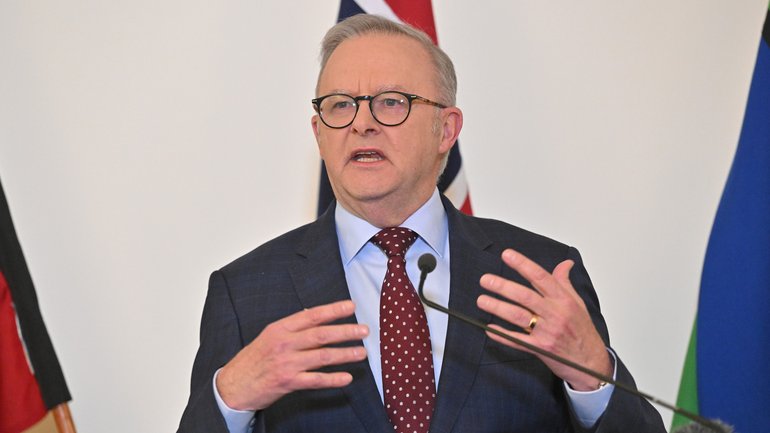 Prime Minister Anthony Albanese addresses a Caucus meeting at Parliament House in Canberra, Monday, August 10, 2026. (AAP Image/Mick Tsikas) NO ARCHIVING