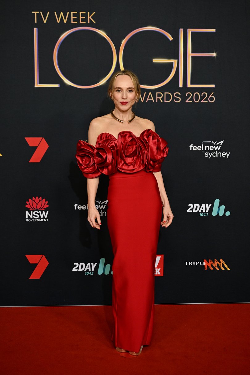 Susie Porter wore a beautiful fitted red gown. (Photo by James Gourley/Getty Images for TV WEEK)