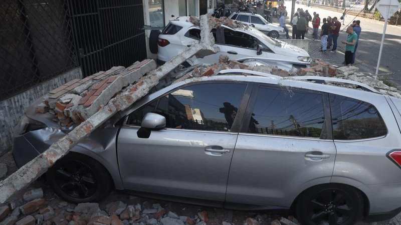 The Mayor of Cali says there are people trapped under buildings following the earthquake.