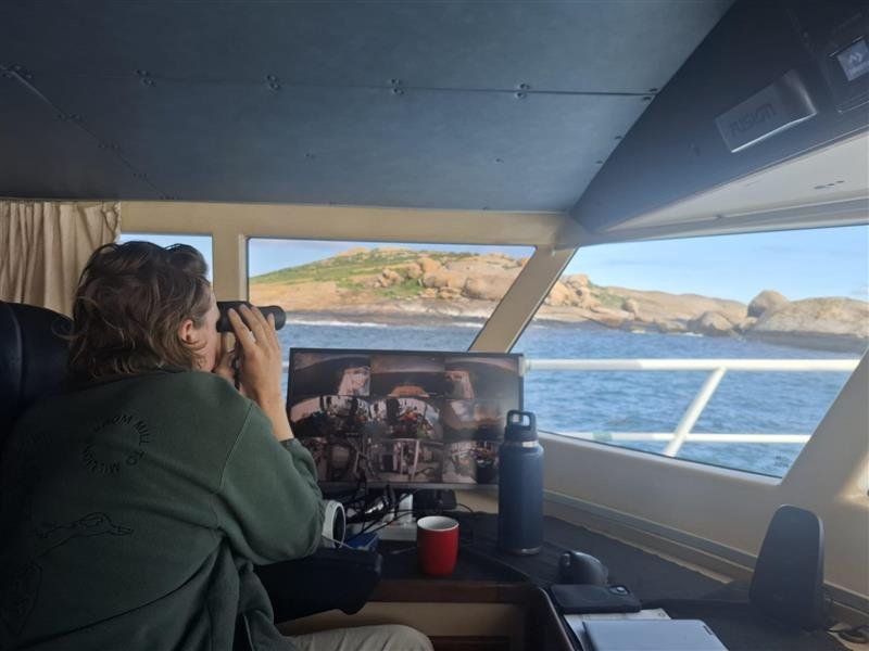 DPIRD patrol vessel surveys the Esperance coast.