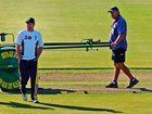 Shane Warne (left) was in the Australia side the last time Darwin played host to Test cricket. (Dave Hunt/AAP PHOTOS)