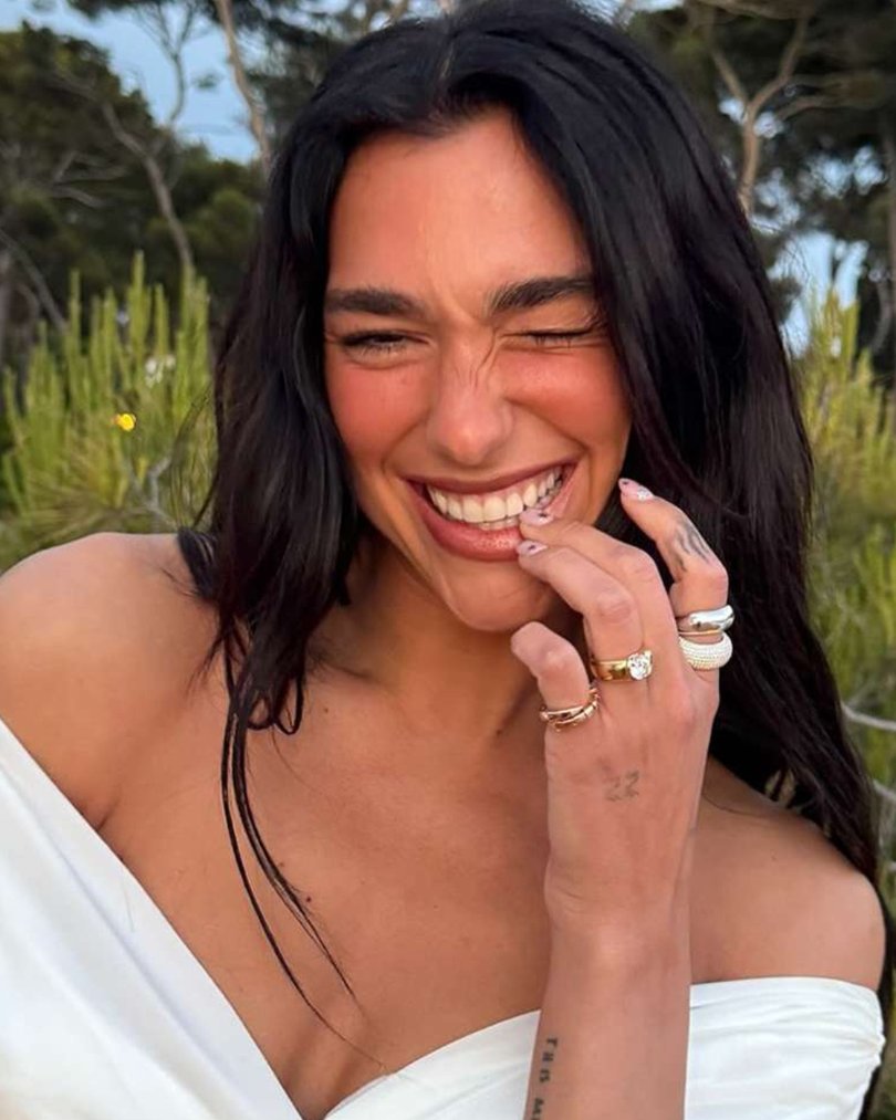 Dua Lipa shows off her engagement ring