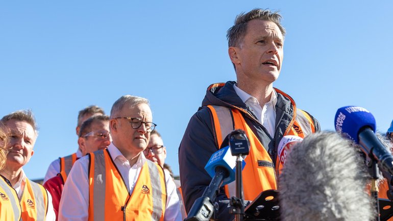 NSW Premier Chris Minns has defended Prime Minister Anthony Albanese. NewsWire / Thomas Lisson
