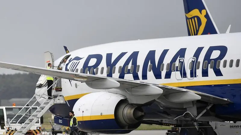 Ryanair Flight Delayed in Extreme Heat Leaves Passengers Passed Out and Vomiting
