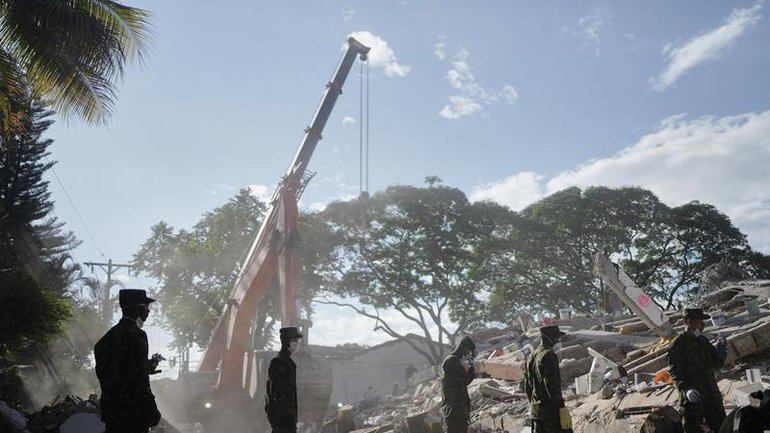 At least 294 people in Colombia have died, with 320 more missing and nearly 4000 more injured. 