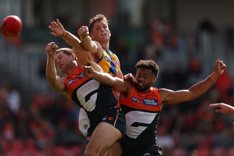 SYDNEY, AUSTRALIA - AUGUST 16: Jobe Shanahan of the Eagles spoils the ball during the round 23 AFL match between Greater Western Sydney Giants and West Coast Eagles at ENGIE Stadium, on August 16, 2026, in Sydney, Australia. (Photo by Darrian Traynor/Getty Images via AFL Photos)