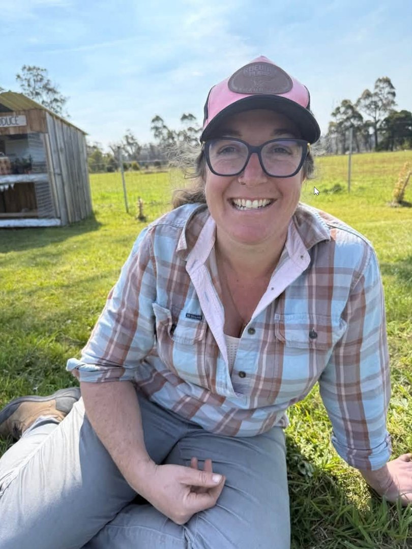 A beloved mother of two has died after a thug allegedly veered into her car while fleeing along a Tasmanian highway after stabbing his girlfriend. Nurse Elaine Gee, 39, was returning to her Winkleigh home from work at Launceston Hospital on Friday, making her 30-minute, 33km drive on Tasmania's West Tamar Highway, when a man coming from the opposite direction swerved into her path, causing a head-on collision. The 42-year-old Western Australian man, who was driving a blue Skoda, had allegedly just stabbed his girlfriend in Exeter. He was pronounced dead at the scene of the crash, near Legana, in the state's north-west. Ms Gee, the sole occupant of her Nissan Navara, was rushed to hospital in a serious condition. Police announced at 9pm on Sunday that Ms Gee had died. She leaves behind her husband Rodney, who was her high-school sweetheart, and two sons aged six and ten. Picture: Unknown