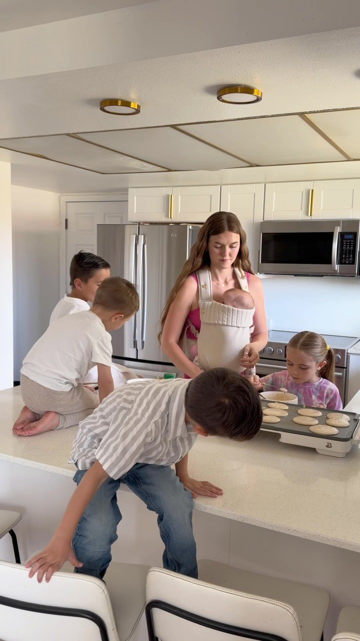 Angela Holm is known for frequently sharing lifestyle and family-related content.
