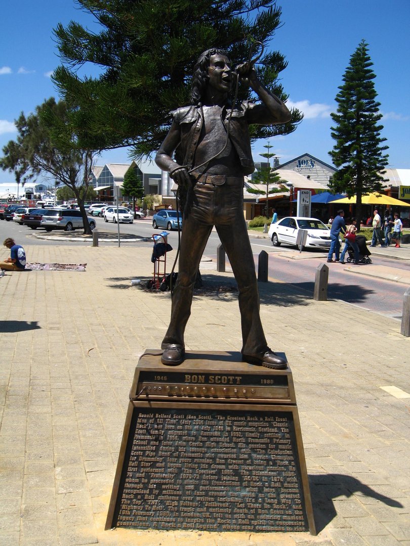 Bon Scott’s statue in the heart of Fremantle.