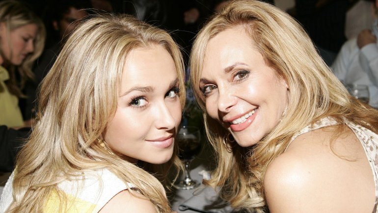 Hayden Panettiere’s estranged mother slams late stars ex boyfriend after daughters sudden death.