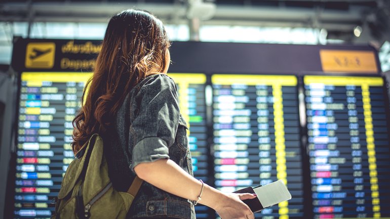 A major airport has had to issue an apology for the major delays.