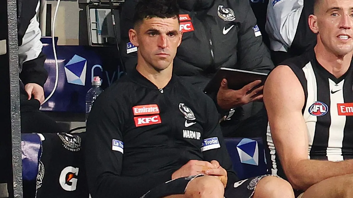 Collingwood star Scott Pendlebury suffers knee issue in Pies’ clash with Brisbane Lions Collingwood star Scott Pendlebury suffers knee issue in Pies’ clash with Brisbane Lions