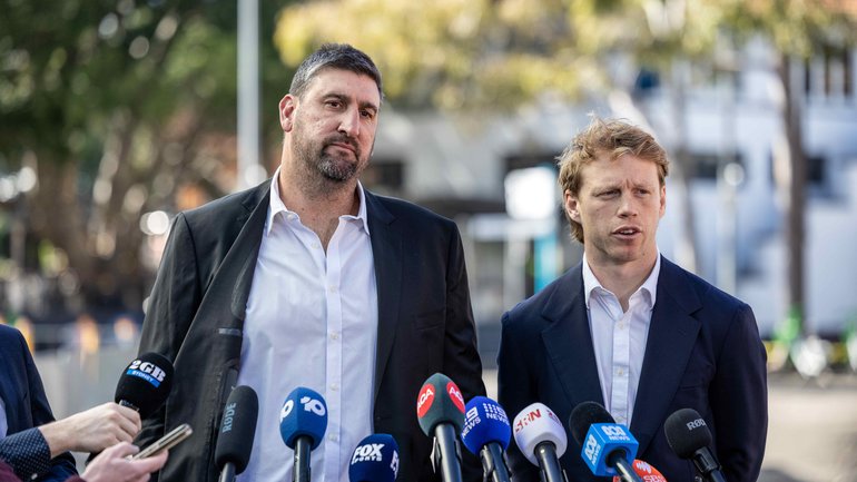 Sydney Swans senior coach Dean Cox and captain Callum Mills.