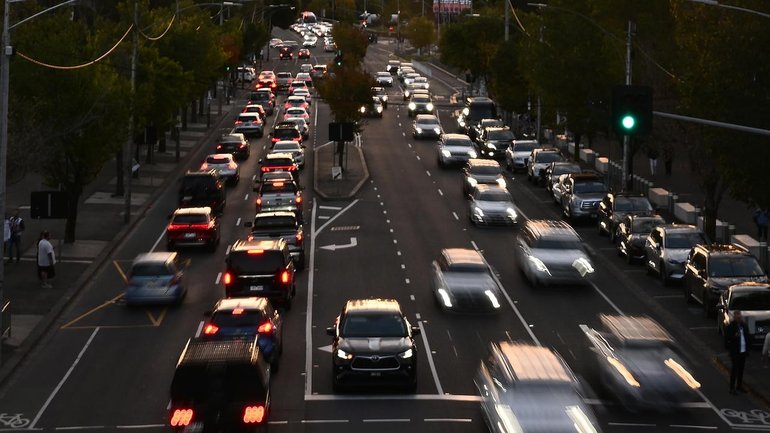 Rising fuel prices are expected to have an impact on inflation figures to be released on Wednesday. (Joel Carrett/AAP PHOTOS)