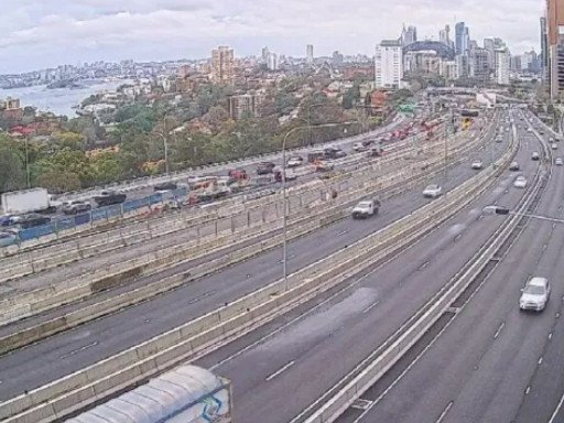 A car fire in the Sydney Harbour Tunnel has caused chaos for commuters on Wednesday morning.
