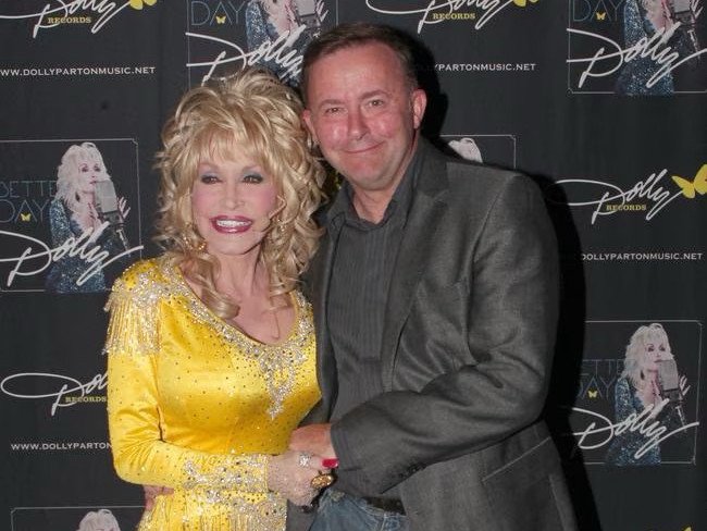 Albanese met the Jolene singer while working as the Federal Transport Minister in 2011. 