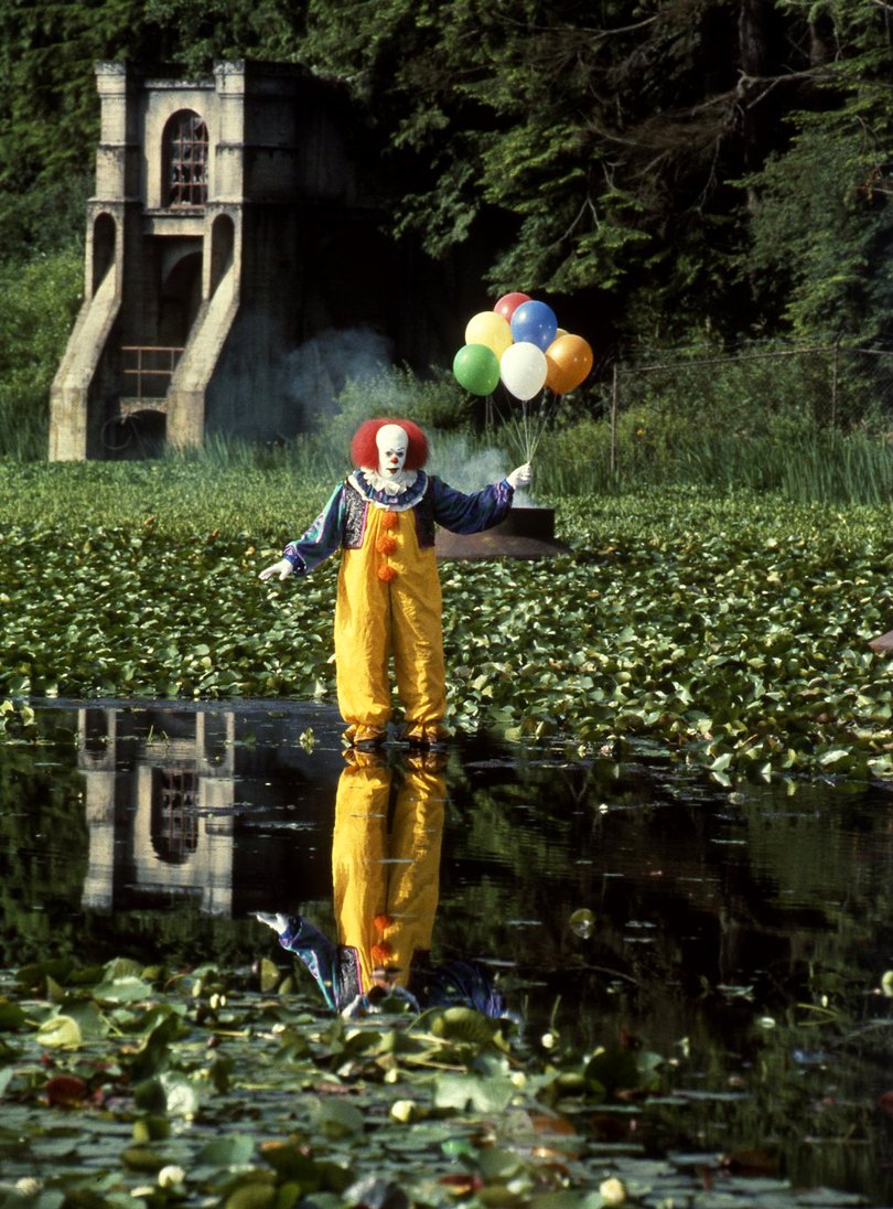 Tim Curry played the terrifying clown Pennywise in the 1990 adaptation of Stephen King’s novel It.