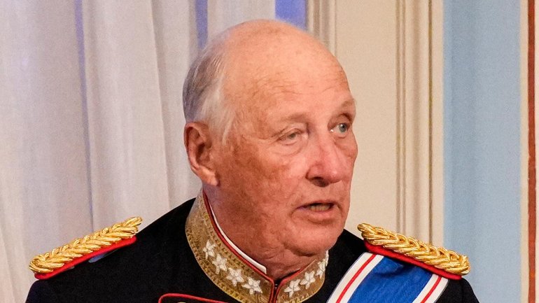 King Harald of Norway has been in hospital for more than a week. 