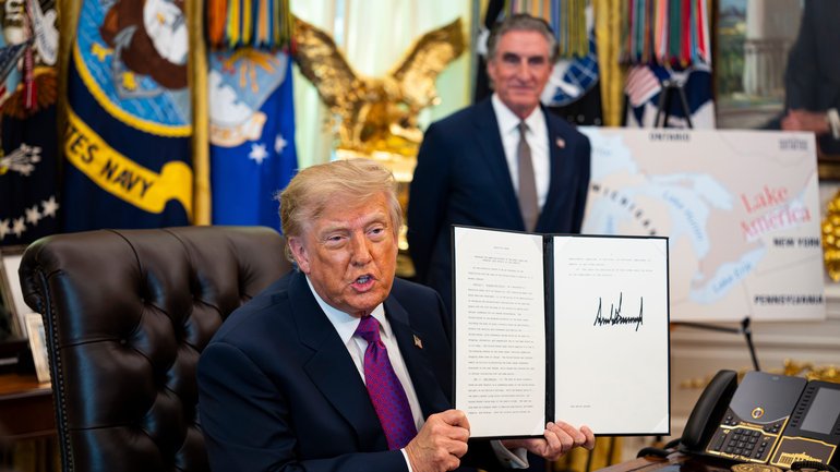 Donald Trump has ordered Lake Ontario renamed ‘Lake America’, escalating his bitter feud with Canada as Prime Minister Mark Carney hits back.