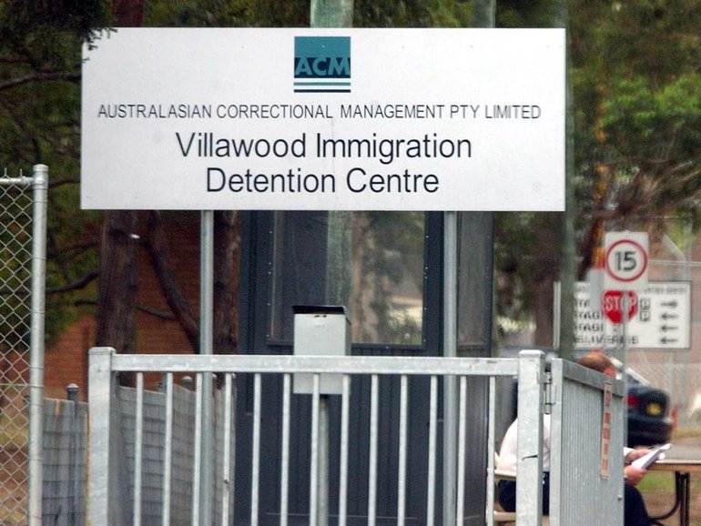 The government says Australia's annual refugee intake will remain at 20,000 people. (Mick Tsikas/AAP PHOTOS)