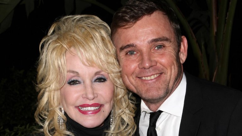 Ricky Schroder has sparked fierce backlash over an Instagram tribute to Dolly Parton, with critics accusing the actor of turning the music legend’s death into a political statement.