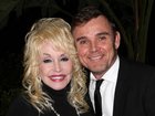 Ricky Schroder has sparked fierce backlash over an Instagram tribute to Dolly Parton, with critics accusing the actor of turning the music legend’s death into a political statement.