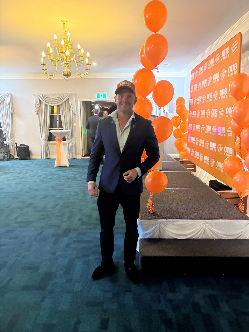 Luke Herdegen arrives at One Nation function just minutes after polls close in Secret Harbour by-election